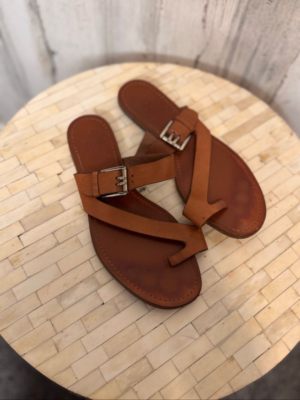 Vince Camuto Brown Leather Buckle Toe Loop Slide Flat Sandals Womens 9M / 39